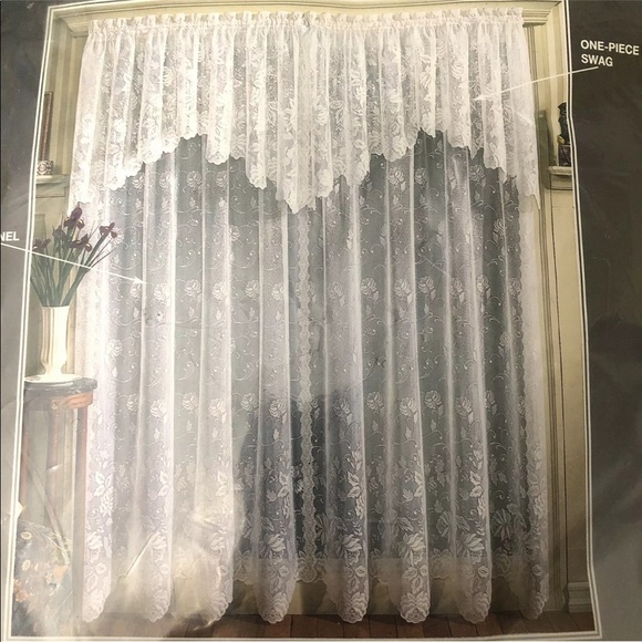 Accents Vintage White Lace Jacquard Floral Scallop Curtain